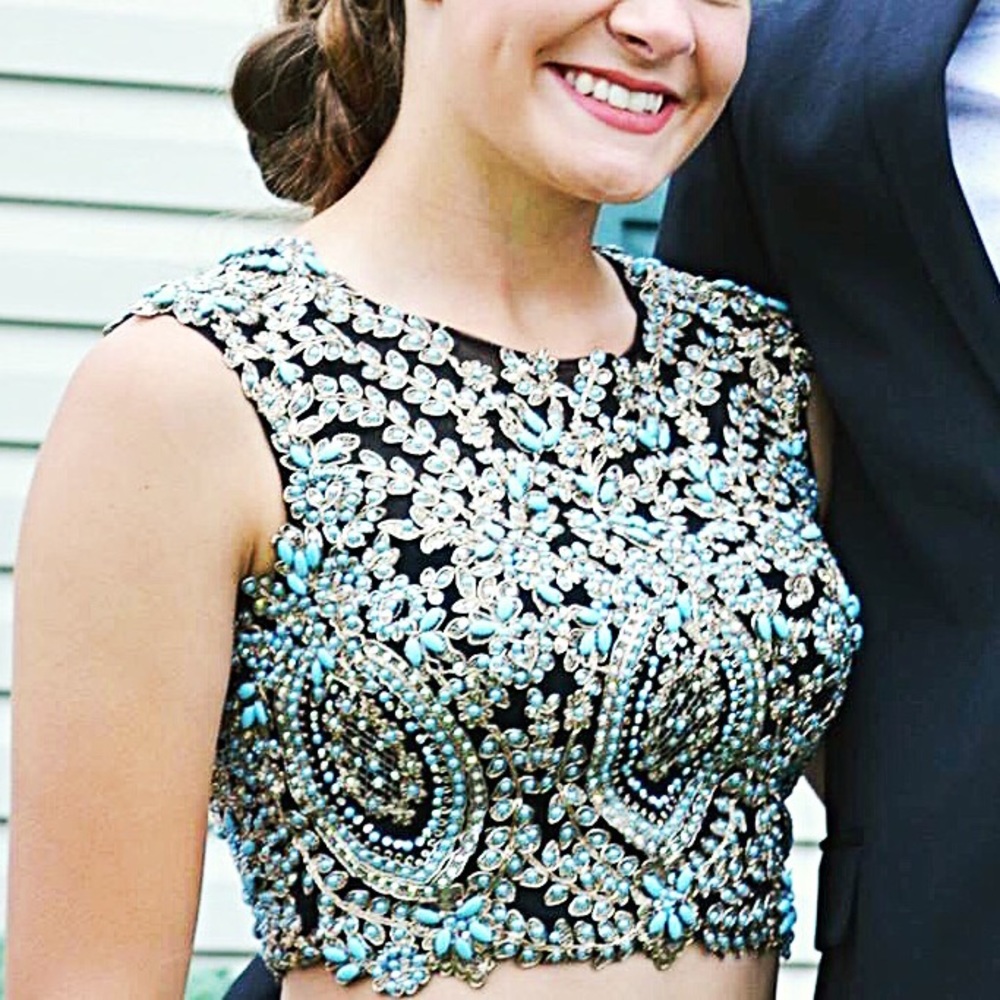 Prom Dress - Picture 2 of 5